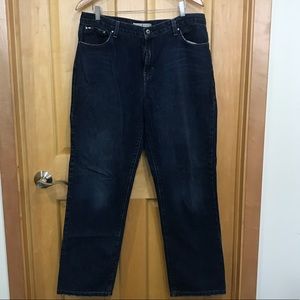 Tommy Hilfiger boyfriend jeans slightly destroyed